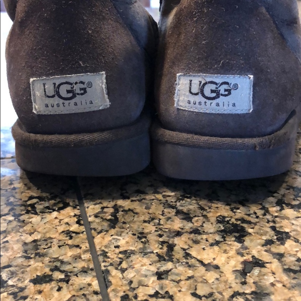 UGG Classic Short Boot - Picture 5 of 6